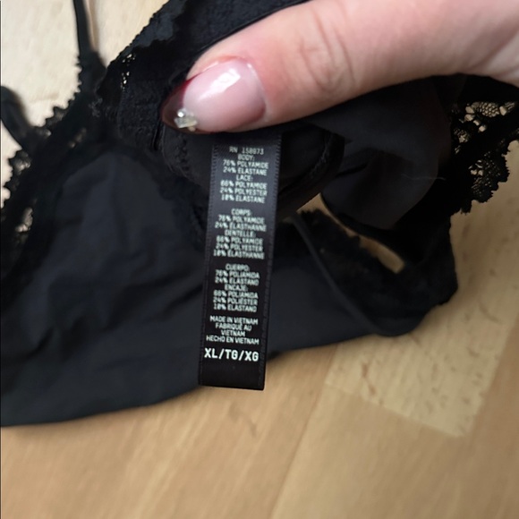 Skim Elegant Black Lace Bralette - Picture 2 of 3